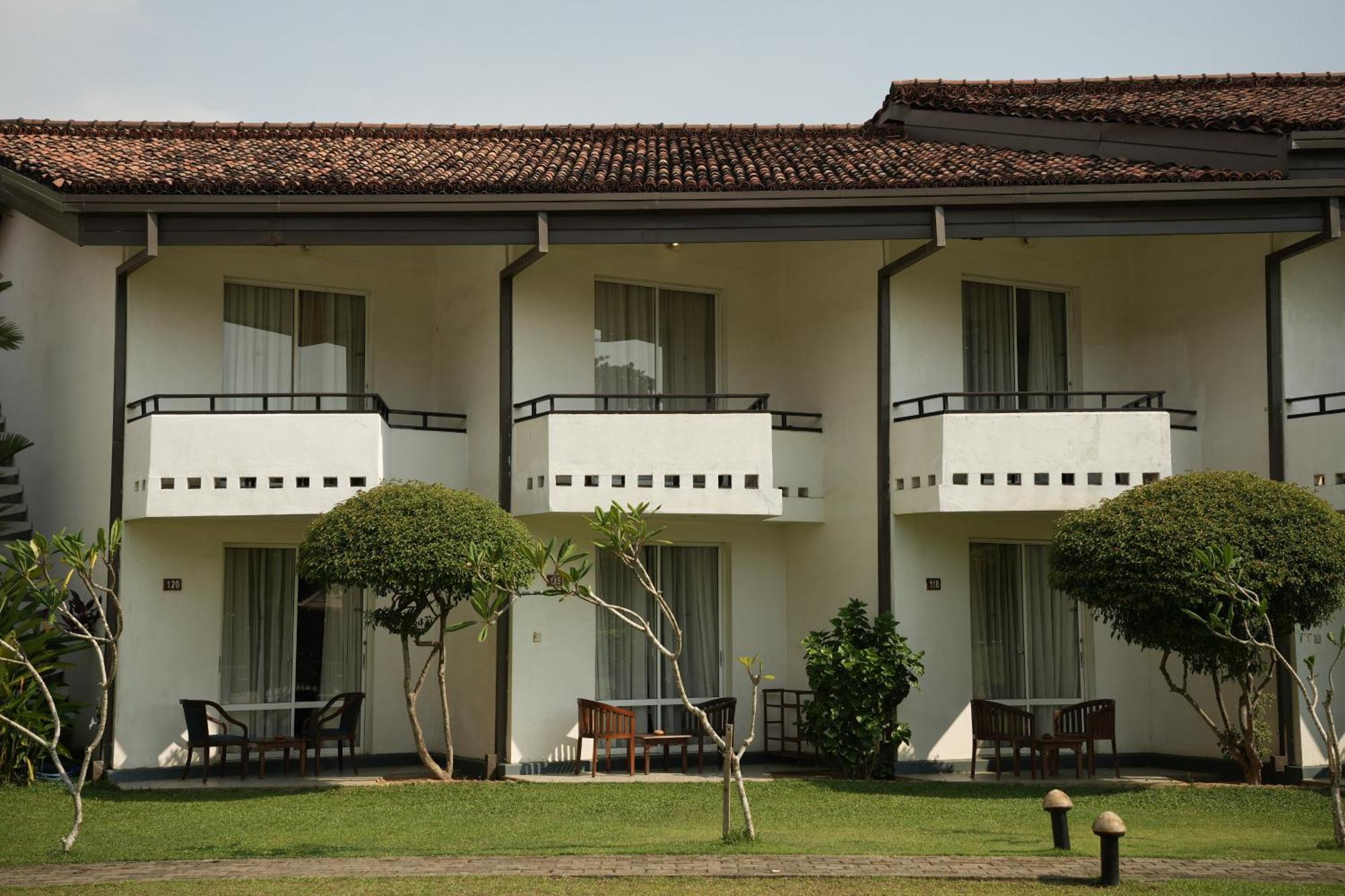Hibiscus Beach Hotel & Villas Kalutara Exterior foto