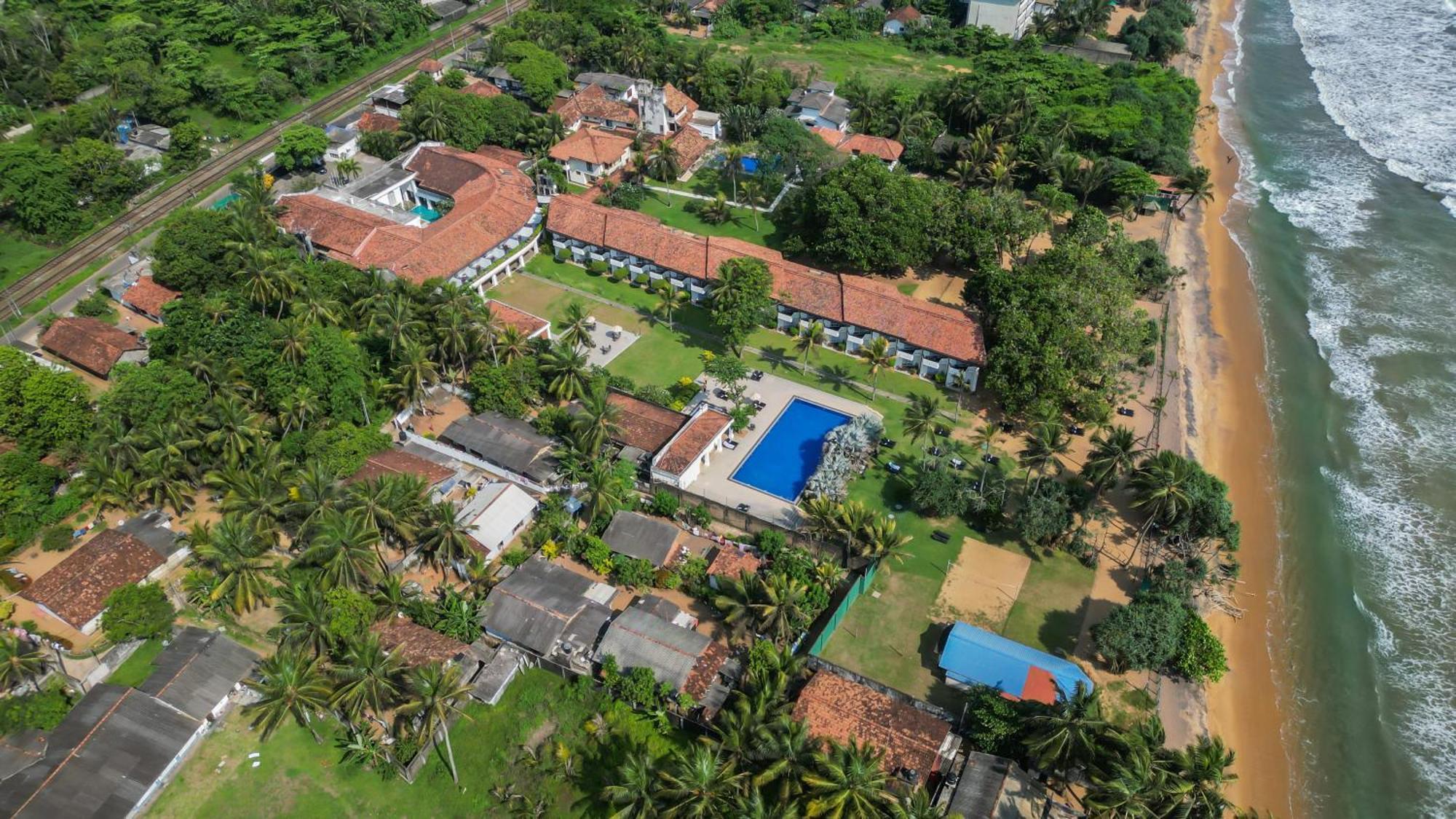Hibiscus Beach Hotel & Villas Kalutara Exterior foto