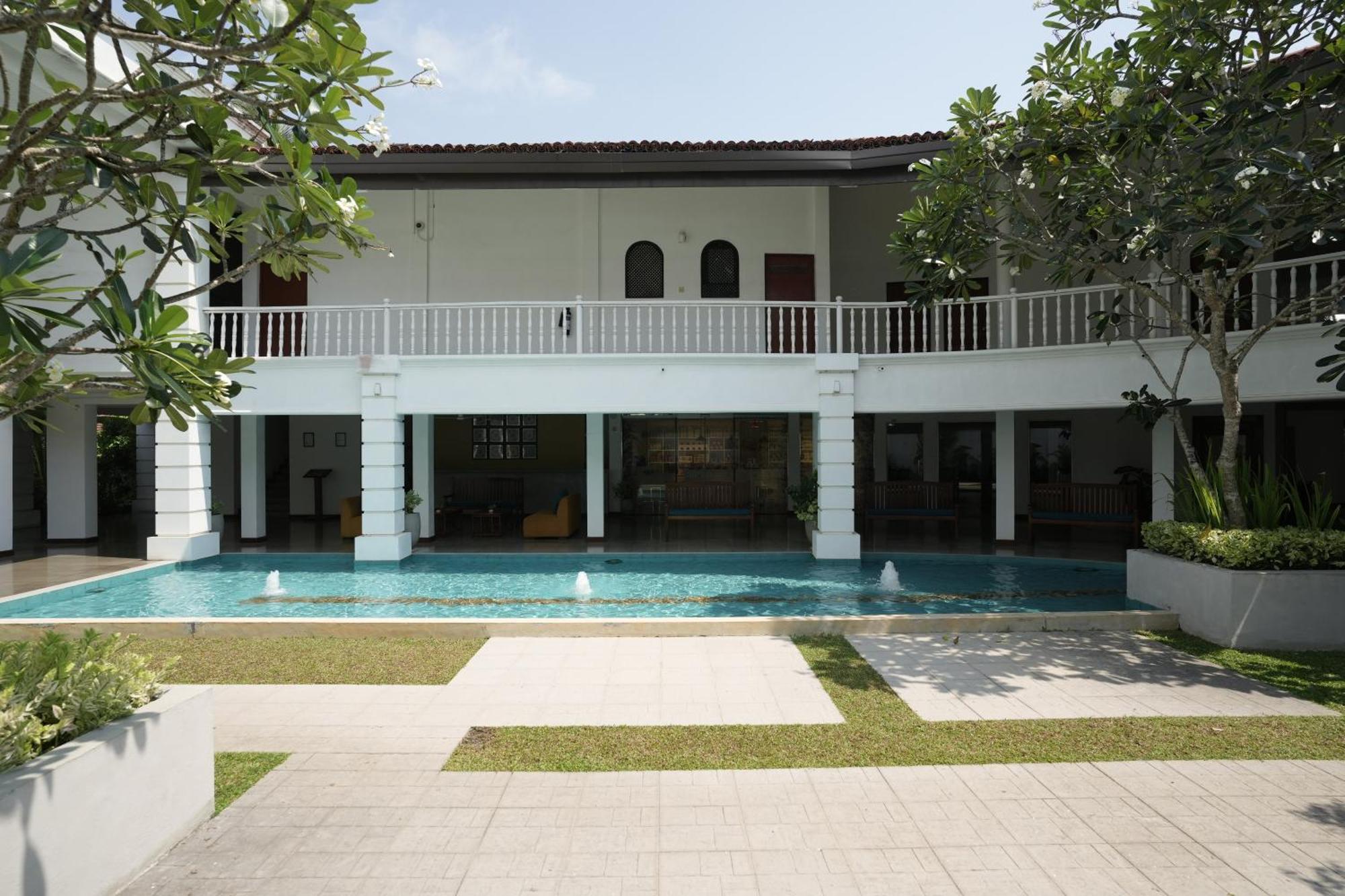 Hibiscus Beach Hotel & Villas Kalutara Exterior foto