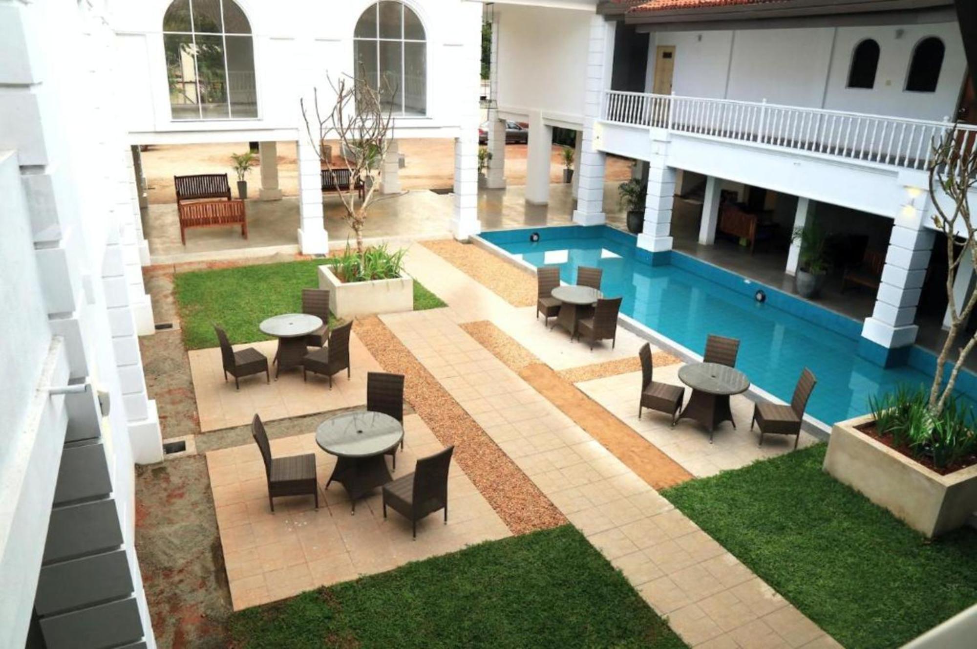 Hibiscus Beach Hotel & Villas Kalutara Exterior foto